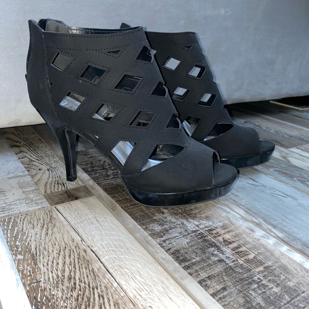 2in black heels. Size 11.